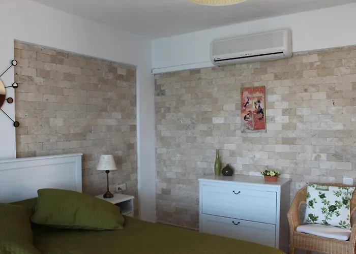 Nergis Karaburun (Izmir)