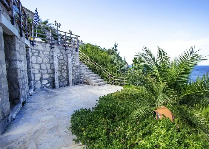 Nergis Karaburun (Izmir)